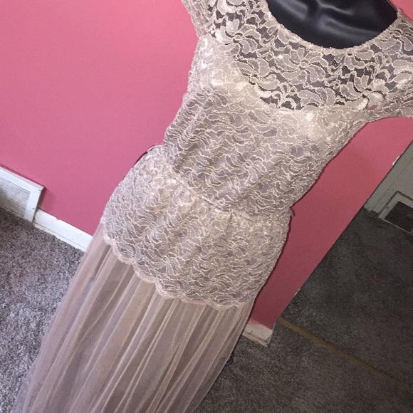 New dress. Medium size - Picture 3 of 4